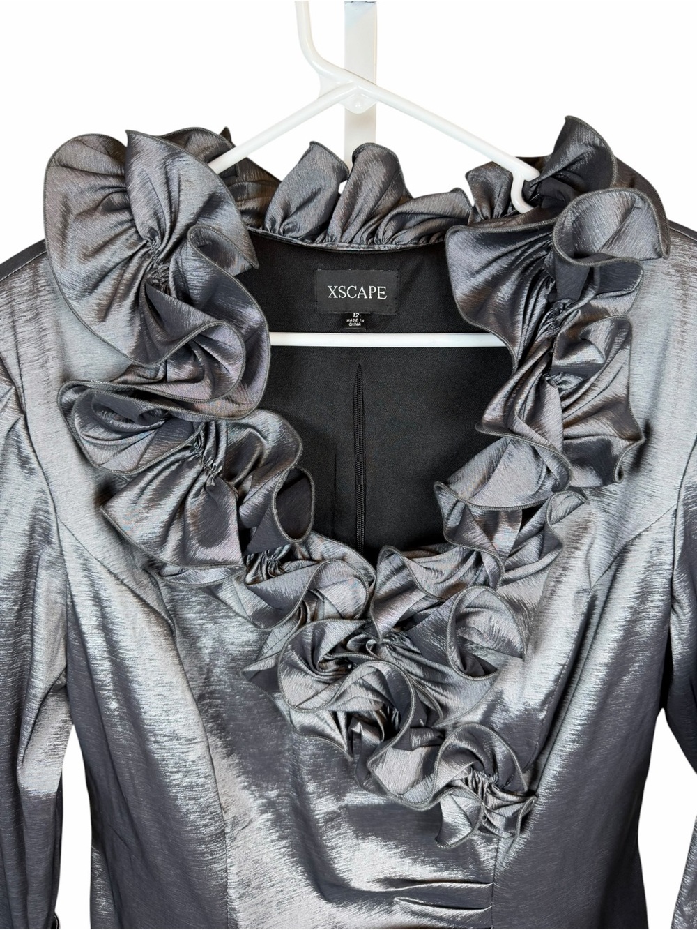Xscape Shiny Silver Ruffle Evening Formal Neck Blouse Size 12 Elegant Ruffle Top - Picture 4 of 9